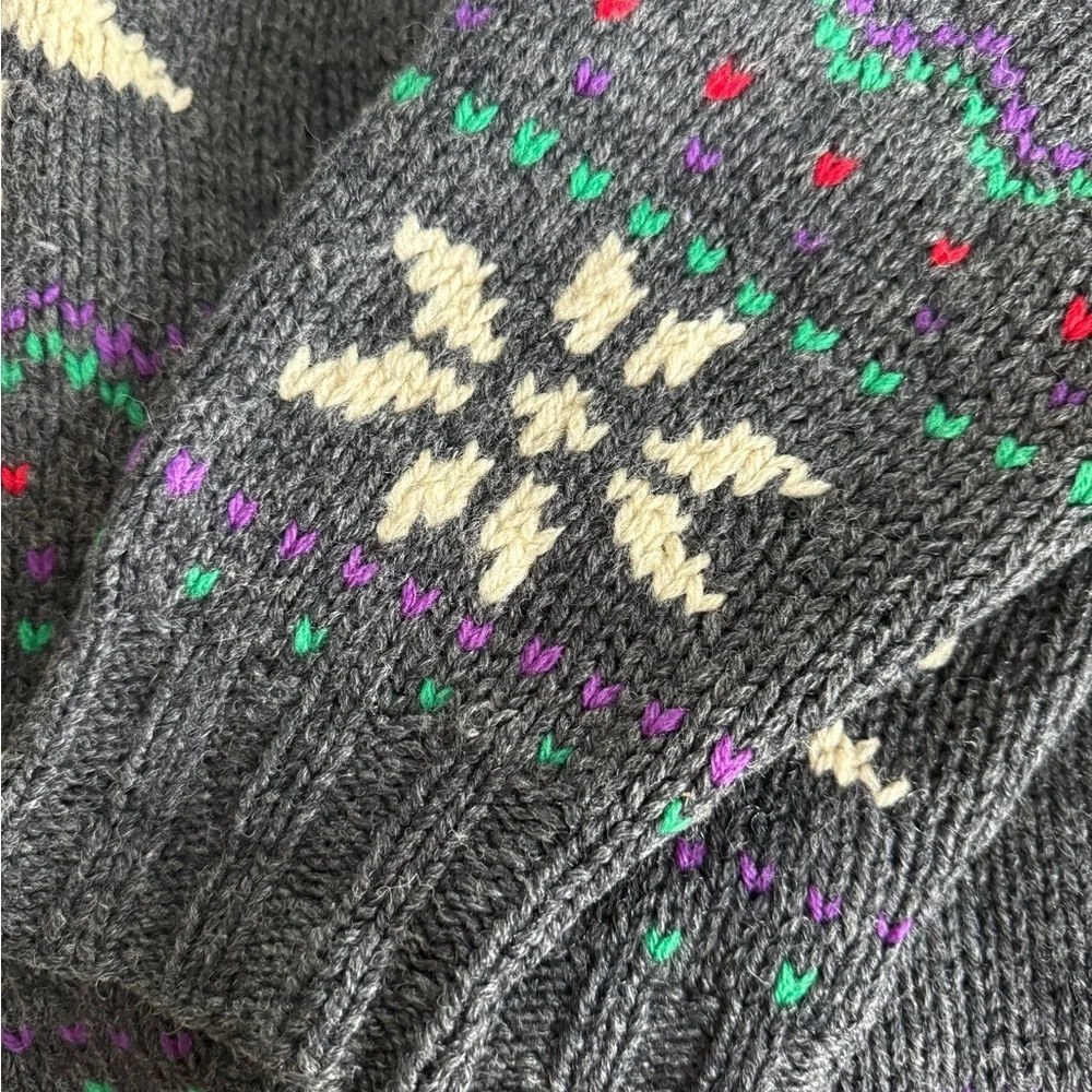 Vintage 100% Wool John Ashford Hand-knit sweater